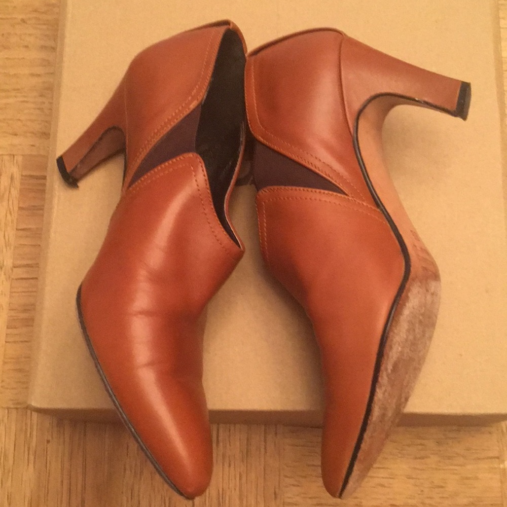 VBA Woman’s Brown Leather Heels Size 8